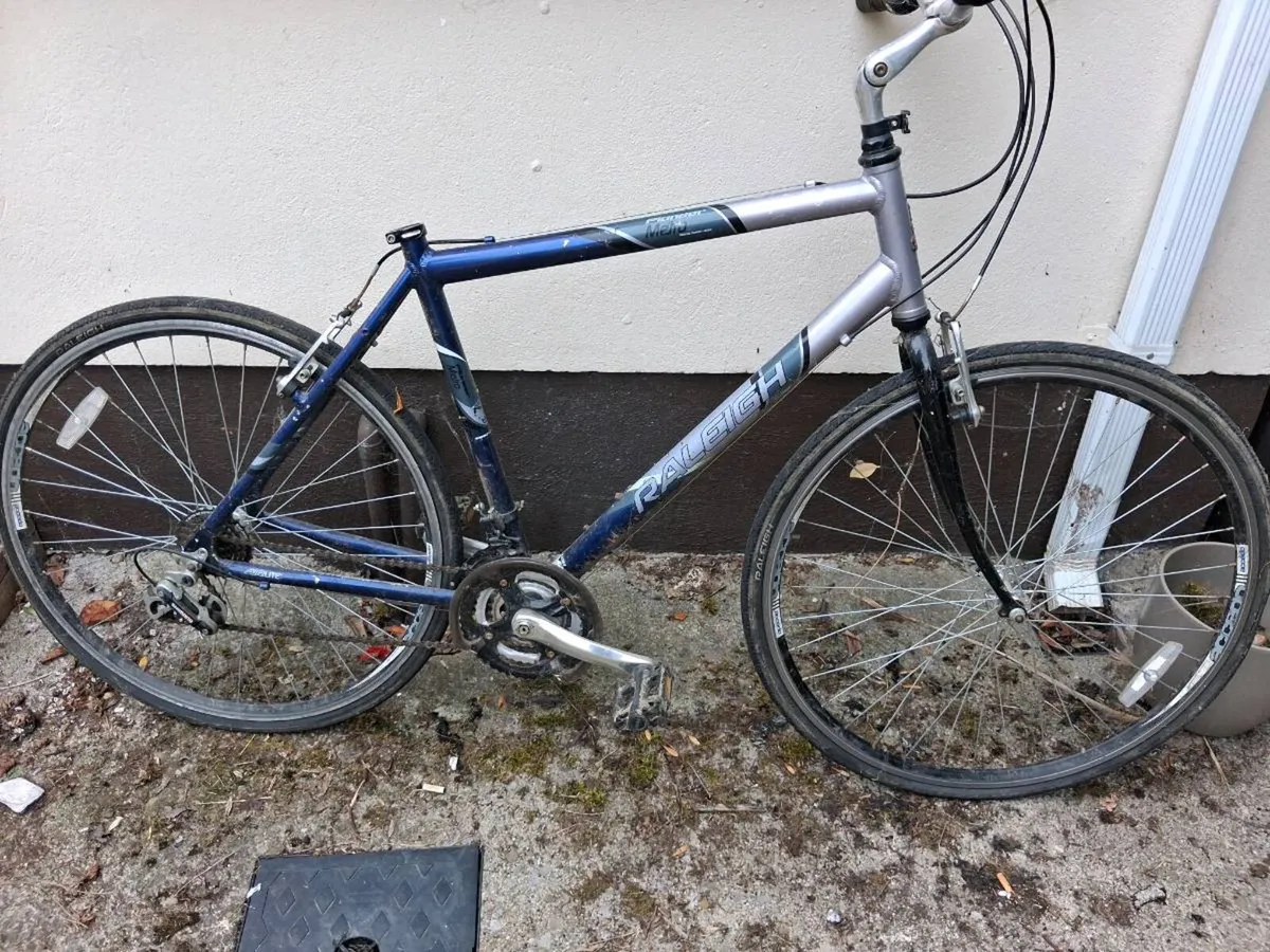 2 men's bicyvles - Image 2