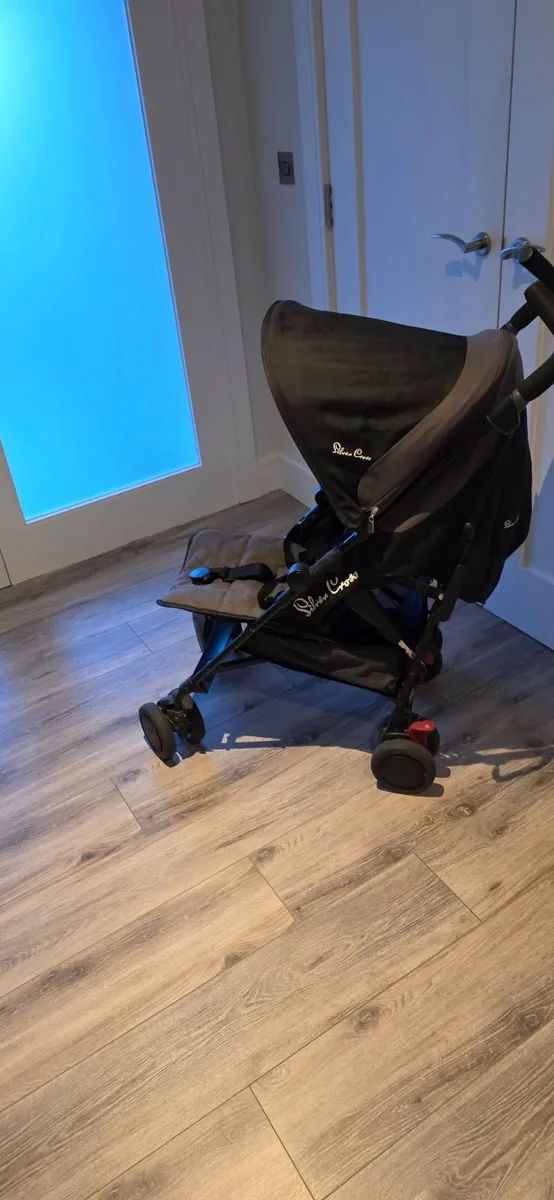 Silver Cross Lightweight Folding Stroller / Buggy - Image 1