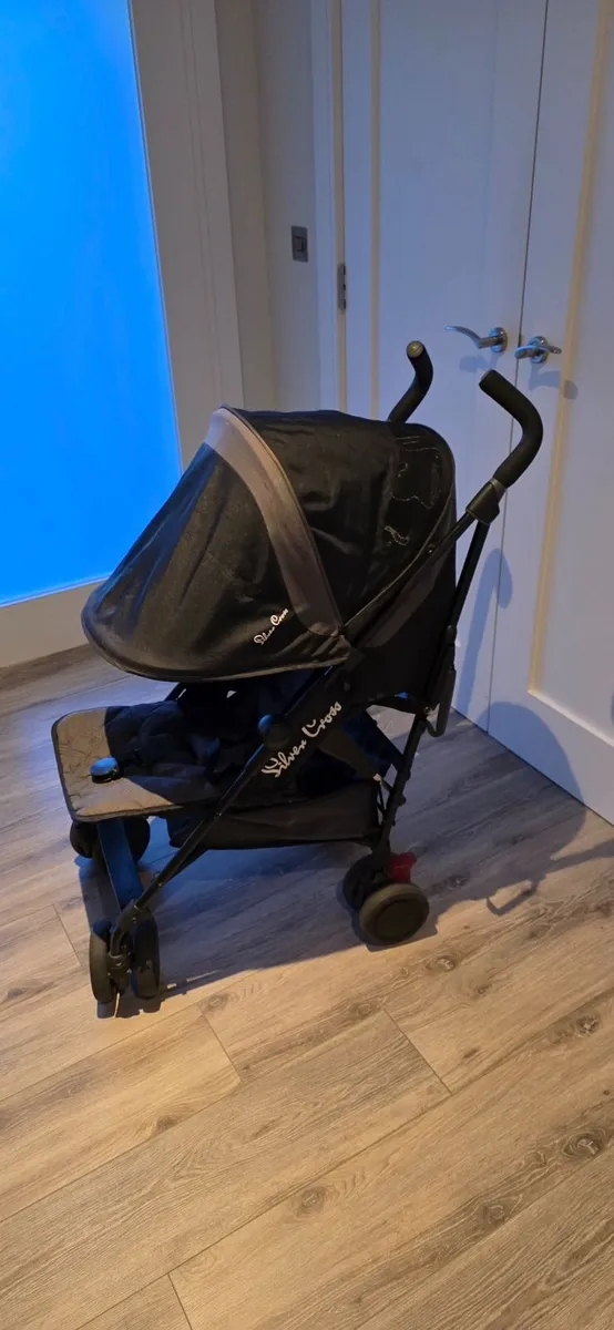Silver Cross Lightweight Folding Stroller / Buggy - Image 2