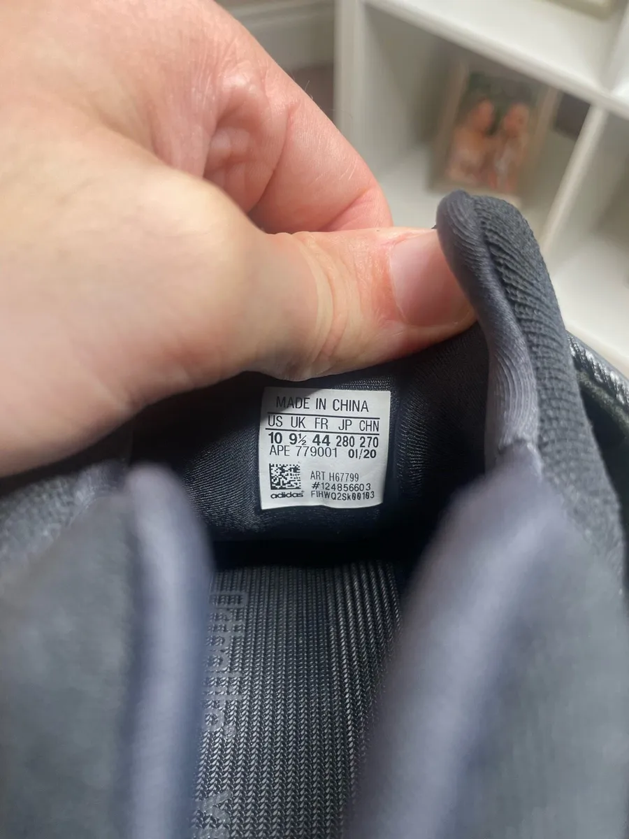 adidas Yeezy 700 V3 Alvah Black UK 9.5 / EU 44 - Image 4