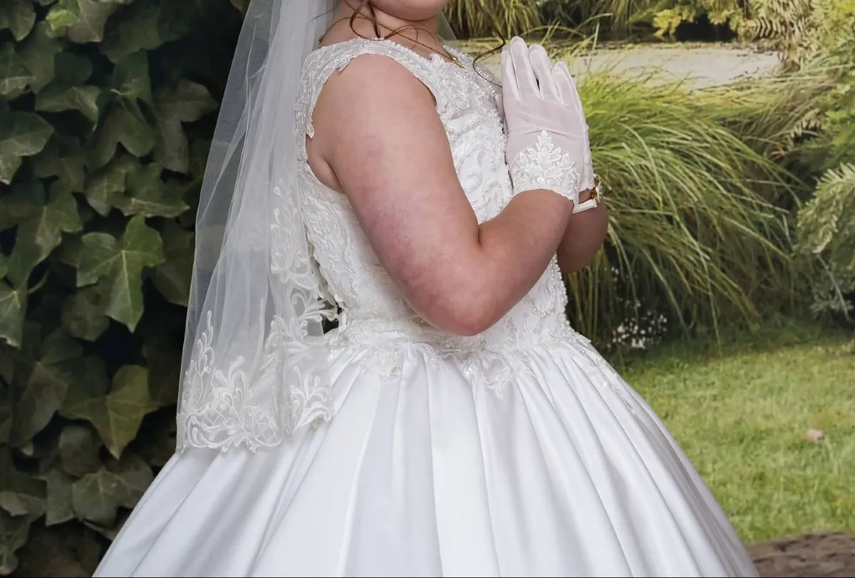 Communion dress - Image 4
