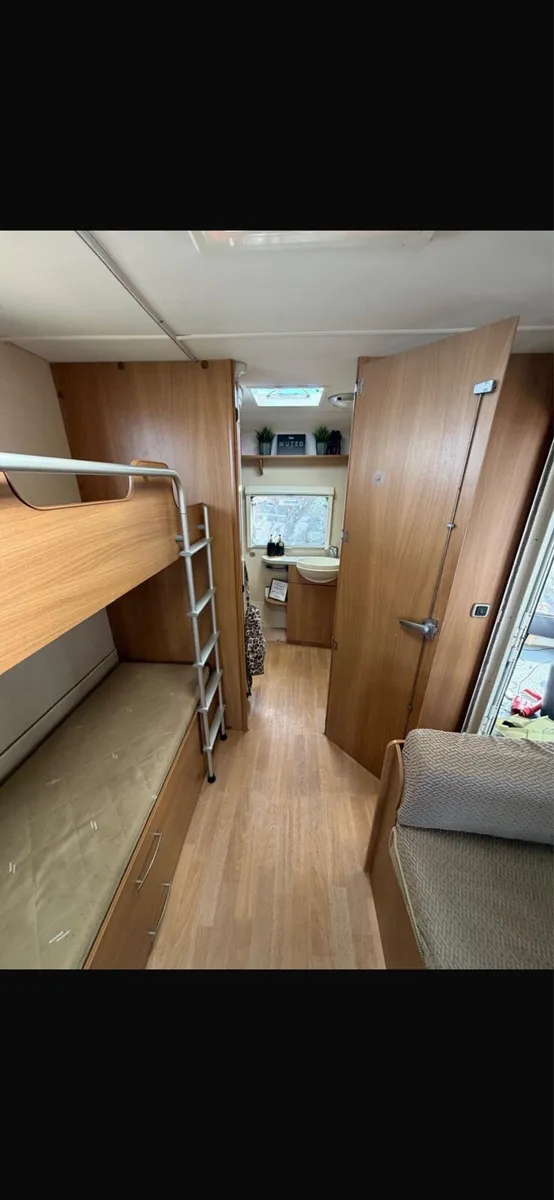 Caravan - Image 4