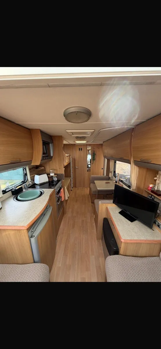 Caravan - Image 3