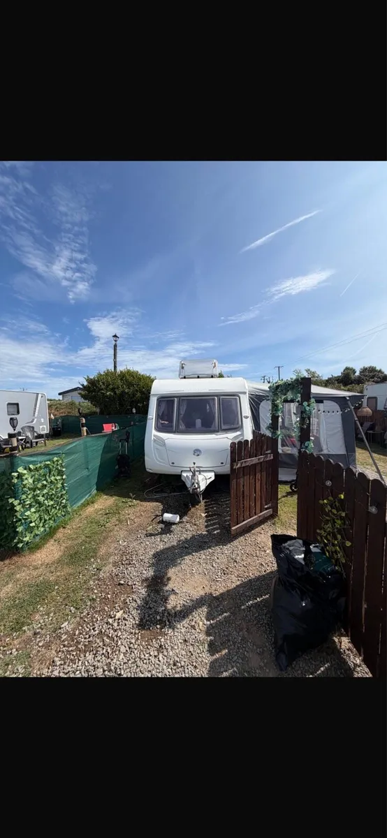 Caravan - Image 1