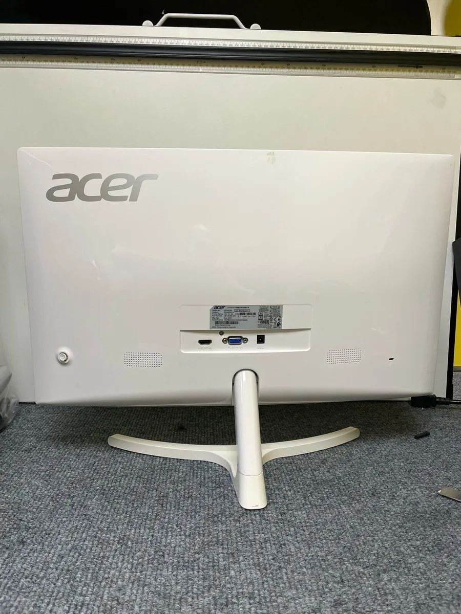 Acer 24” curved monitor - Image 1