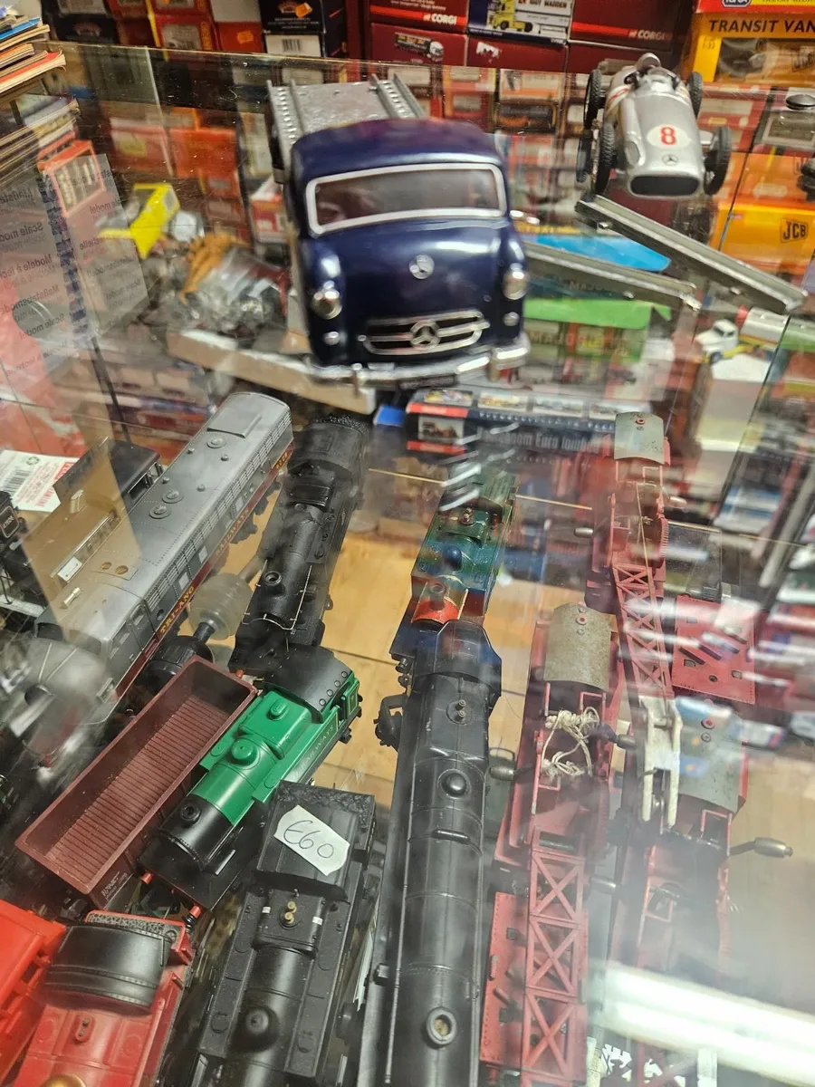Corgi Conrad Mercedes Racing Car Transporter - Image 4