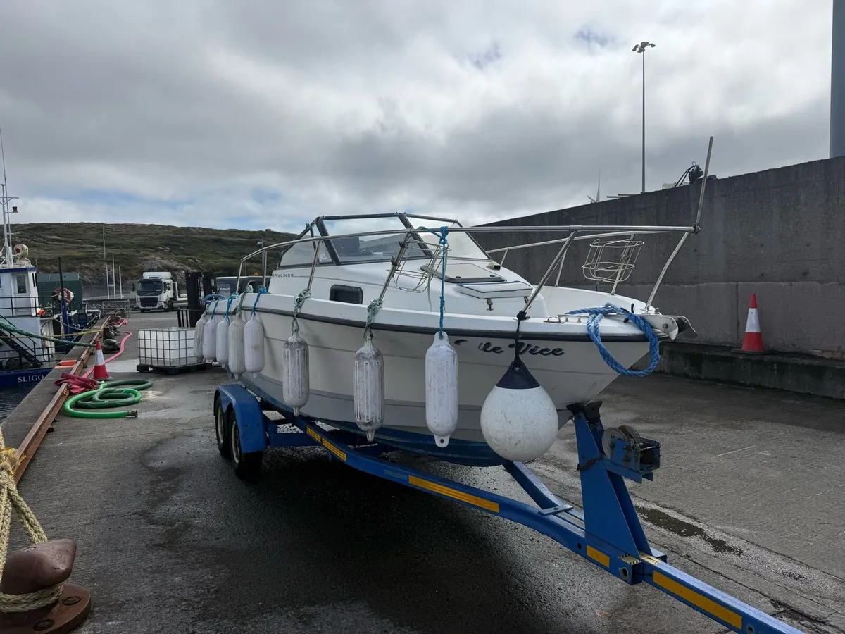 Bayliner Trophy - Image 1