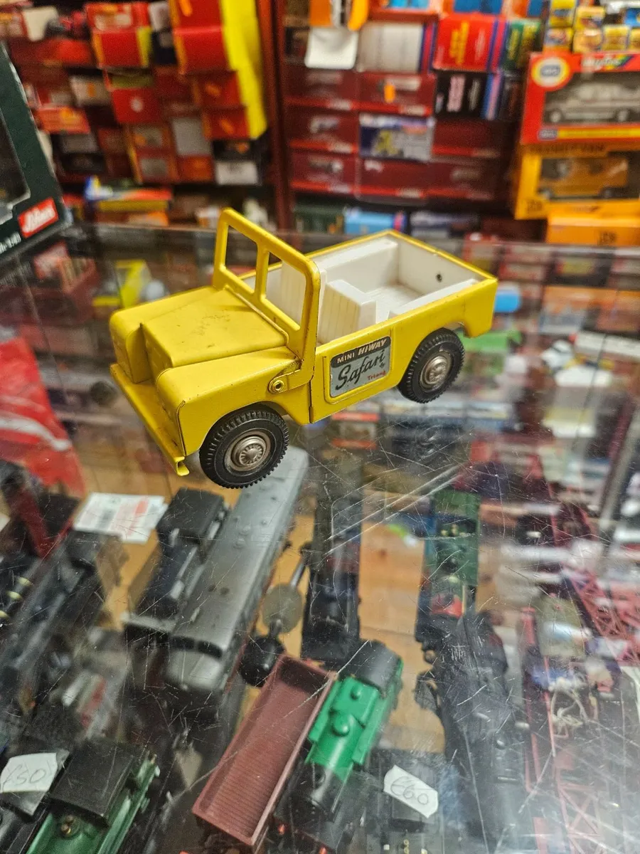Corgi Triang Pressed Steel Landrover - Image 2