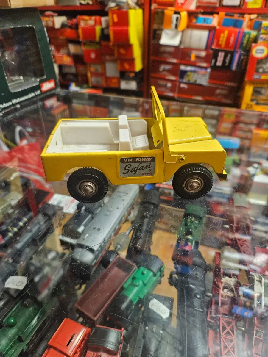 Corgi Triang Pressed Steel Landrover - Image 4