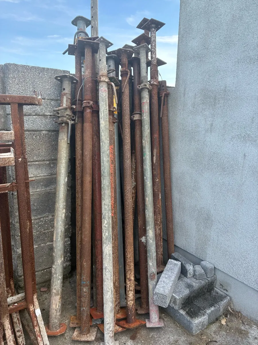 Scaffolding - Acrow Props