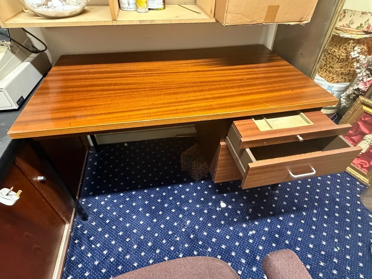 Office desk furniture - Image 2