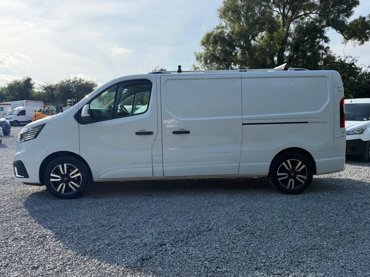 2023 Renault Trafic Sport - Fully Loaded - Image 4