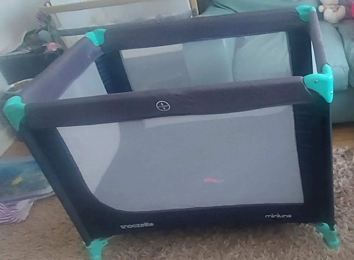 Travel cot as new - Image 3