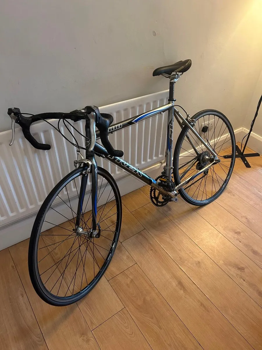 Trek 1000 Road Bike – Good Condition - Image 1