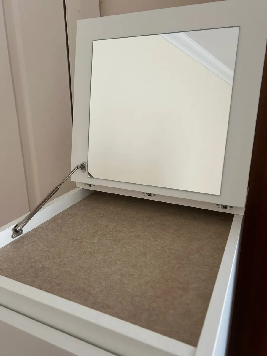 Chest of 6 drawers white with mirror Malm Ikea - Image 2