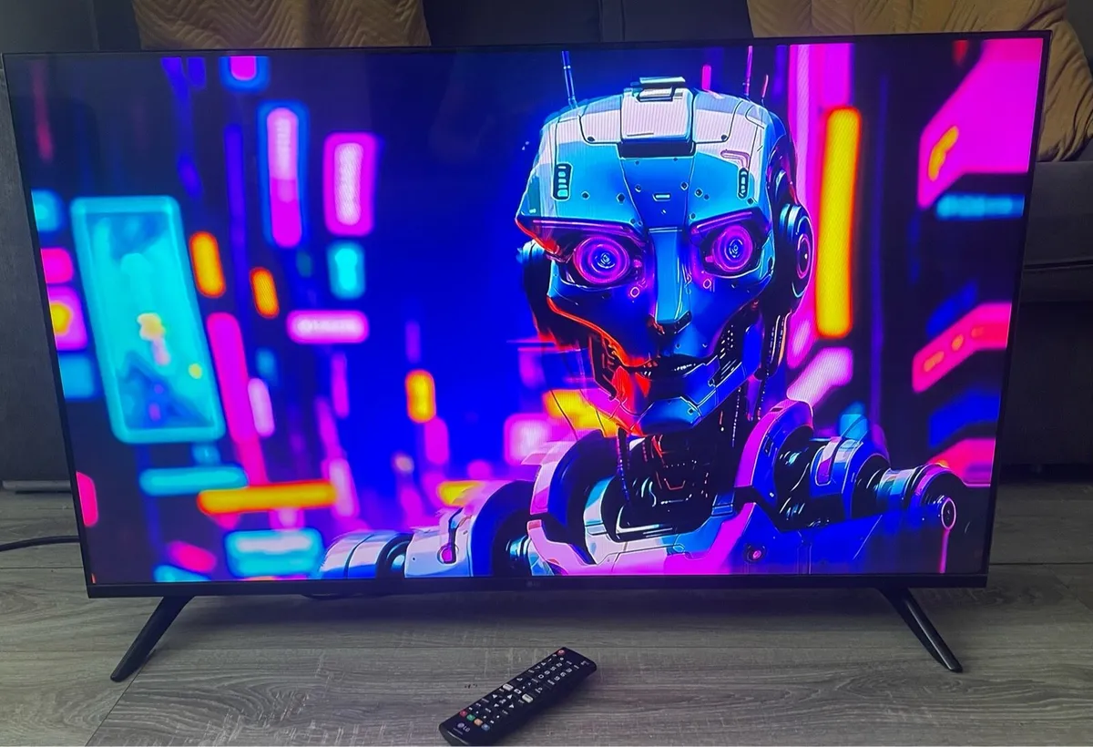 43” LG SMART TV - Image 2
