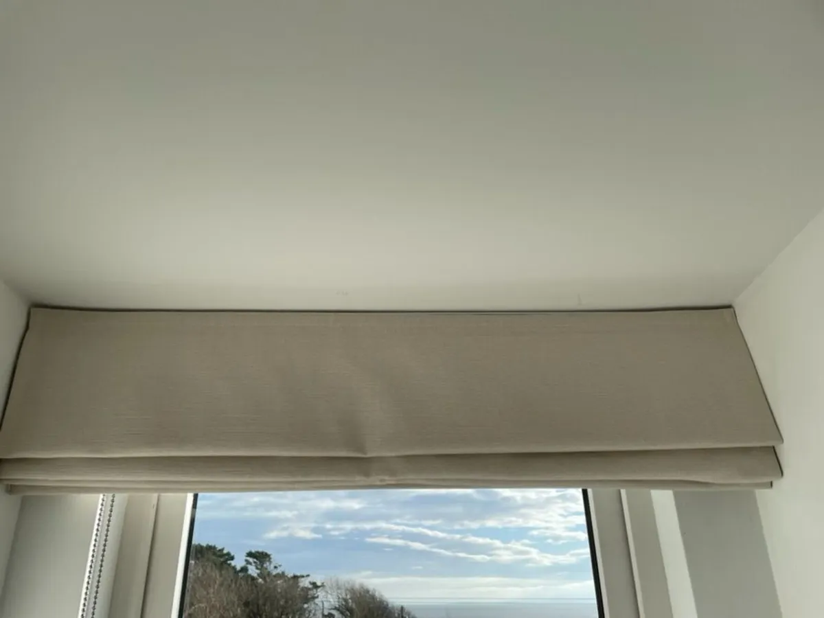 2 Roman Blinds - Image 2