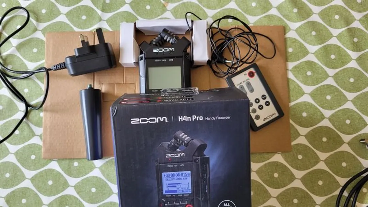 Zoom H4n Pro Bundle - Image 3
