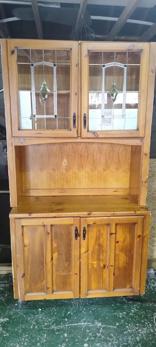 Solid press with glass doors - Image 1