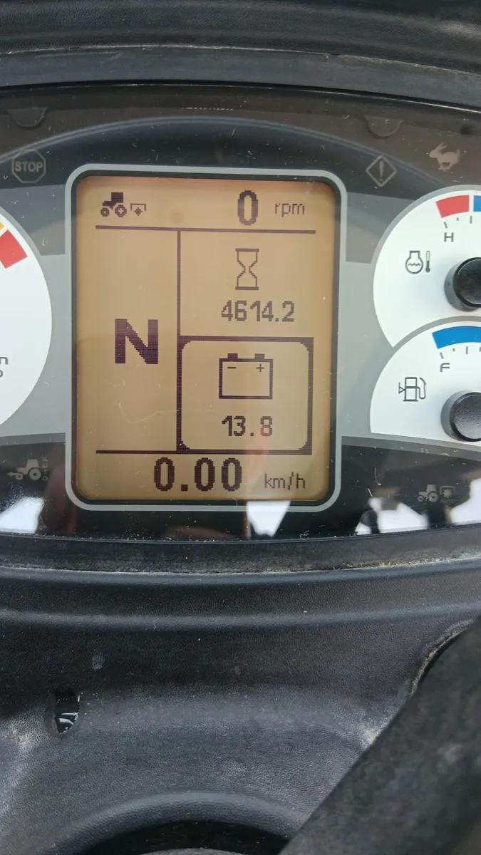 New Holland T5.95 with loader - Image 4