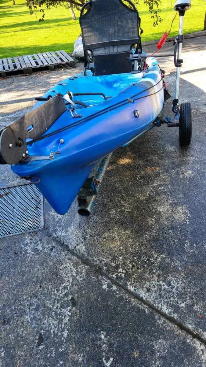 Fishing kayak - Image 4