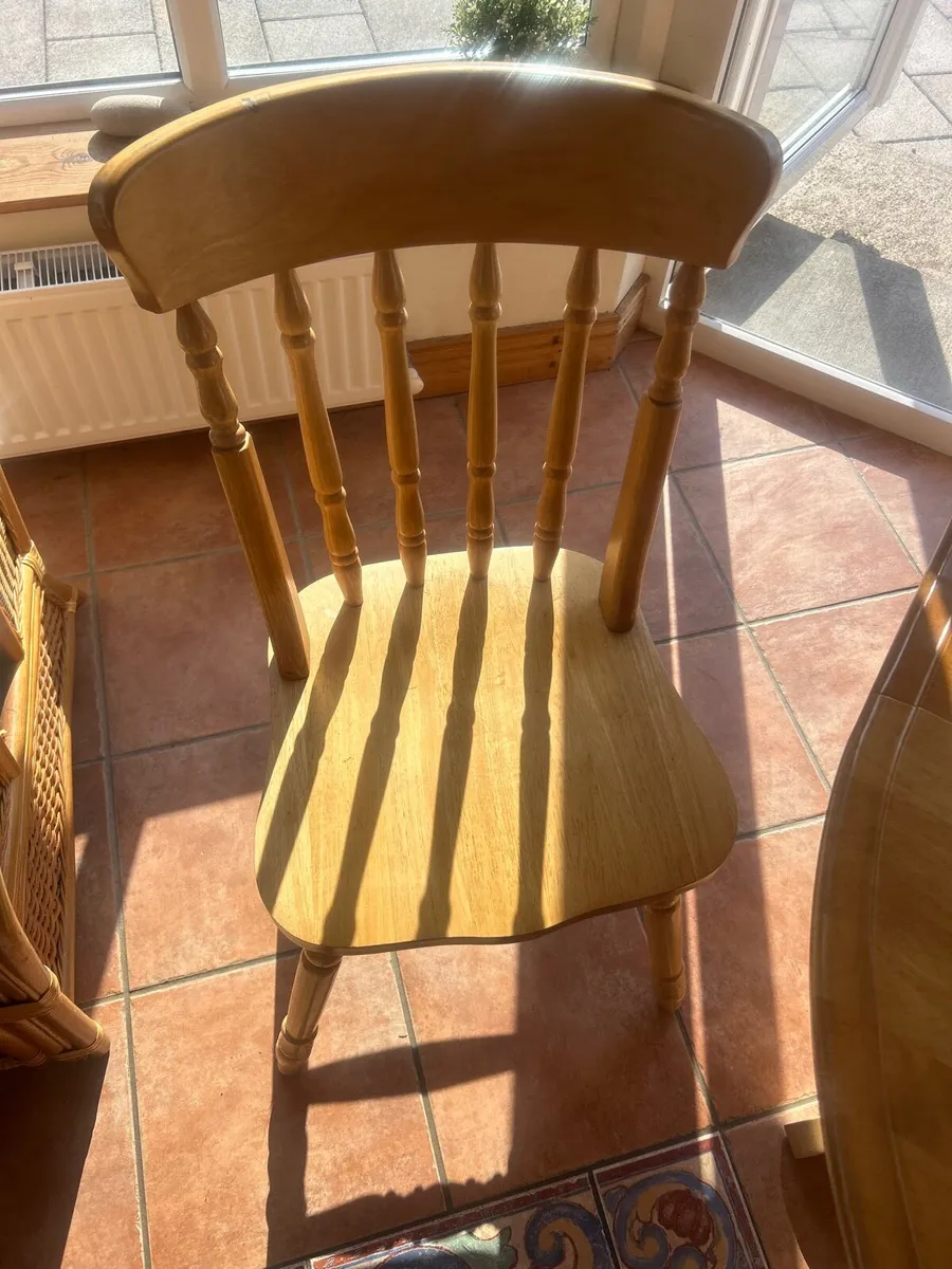 Kitchen table and 3 chairs - Image 3