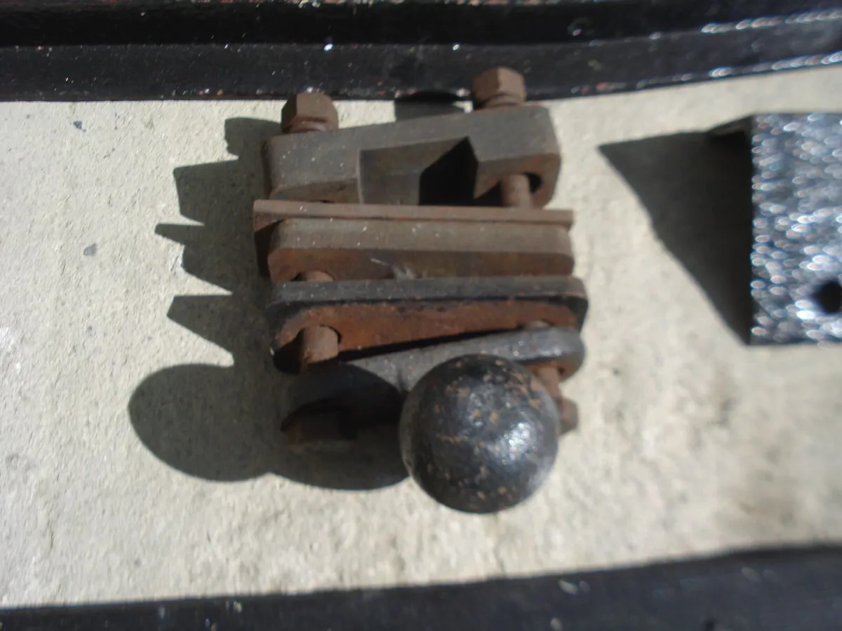 VINTAGE 1960s LIGHT TRAILER TOW BAR. - Image 3