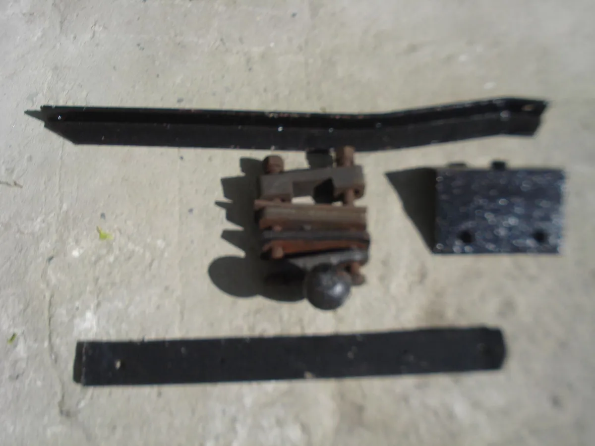 VINTAGE 1960s LIGHT TRAILER TOW BAR. - Image 2