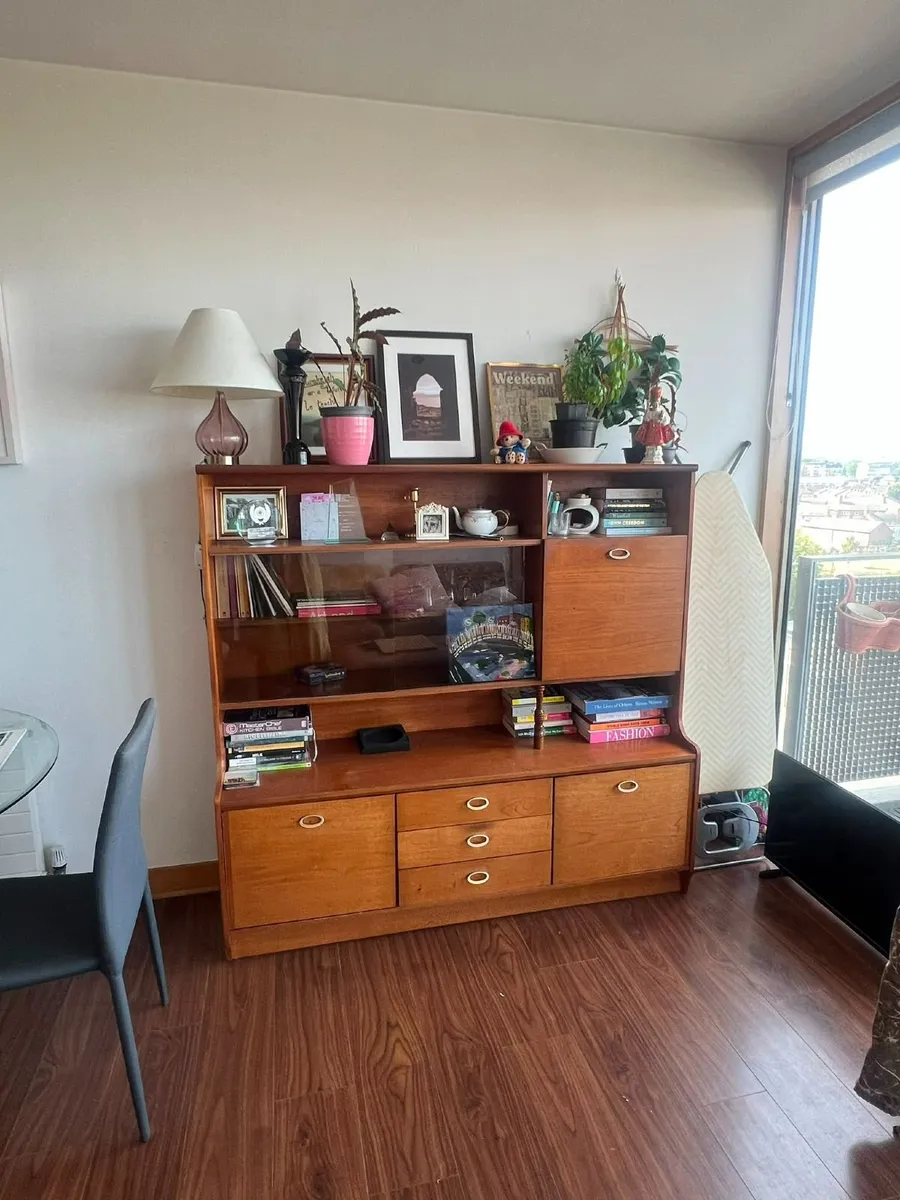 Beautiful and distinctive vintage mid-century teak - Image 1