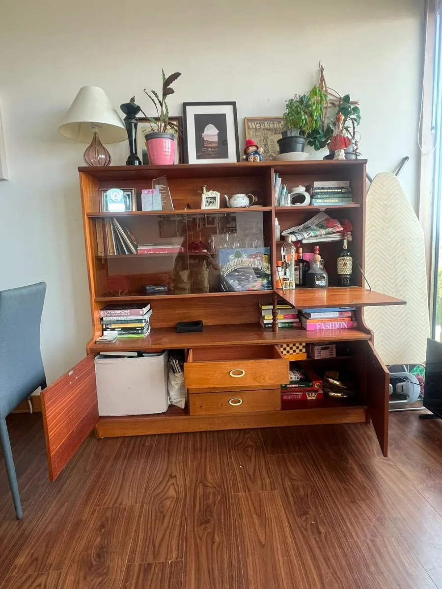 Beautiful and distinctive vintage mid-century teak - Image 3