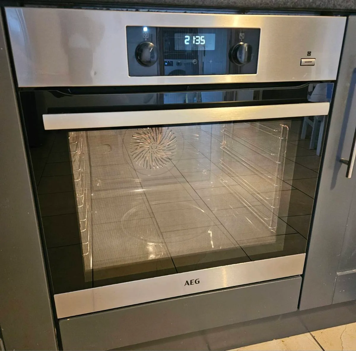 Oven - Image 1