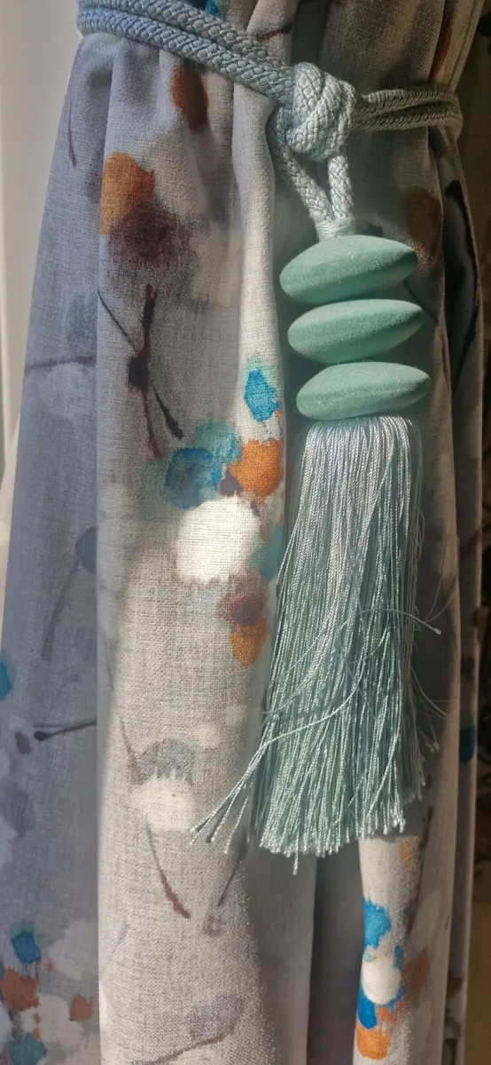 Curtain - Image 4