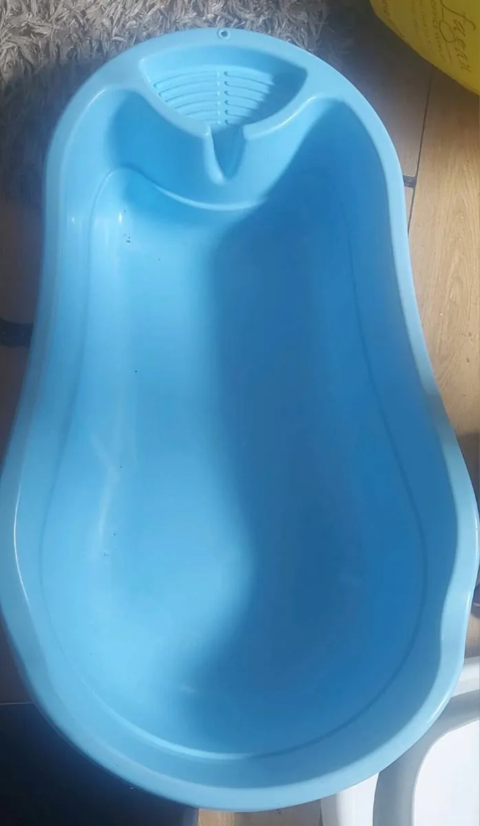 Baby bath tub