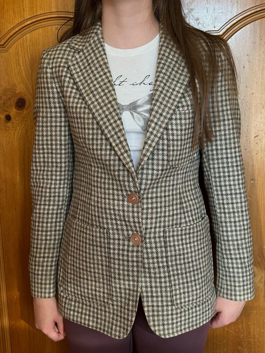 Horse Showing and Hunting Jackets - Image 4