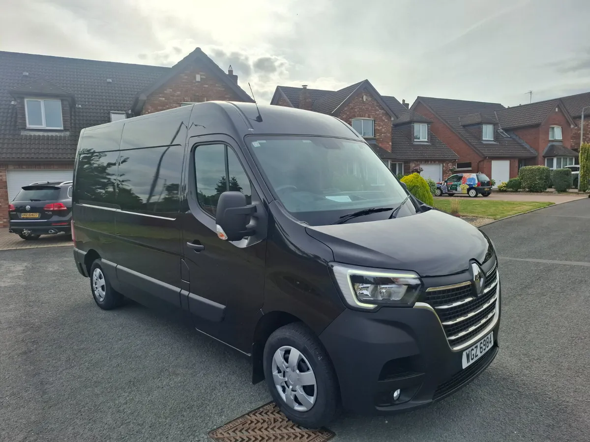 2022 Renault Master MWB business plus - Image 1