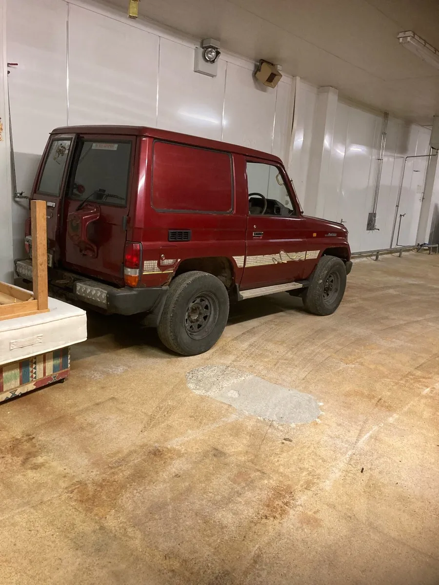 Toyota landcruiser - Image 3