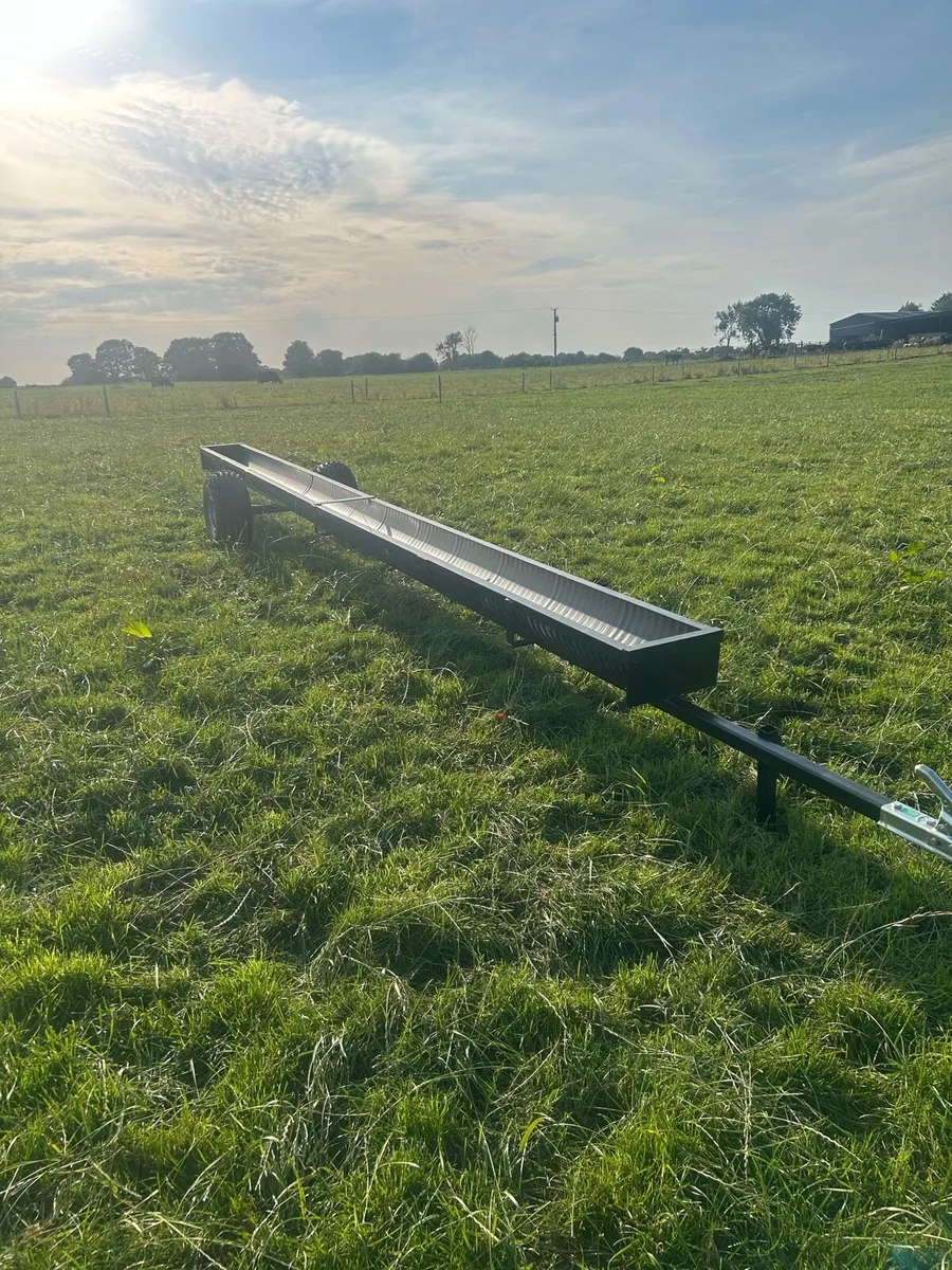 Portable feed trough - Image 1
