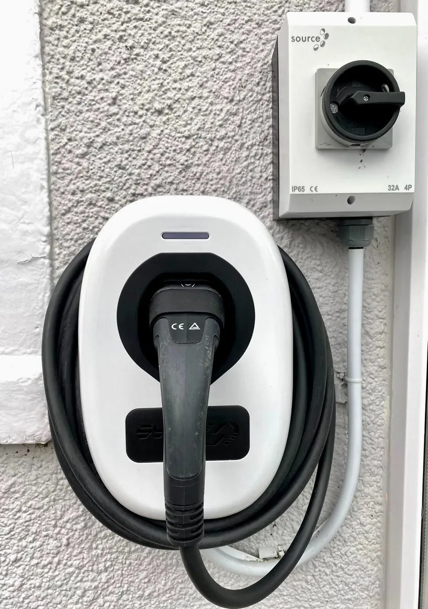 Sync Energie EV charger, tethered - Image 1