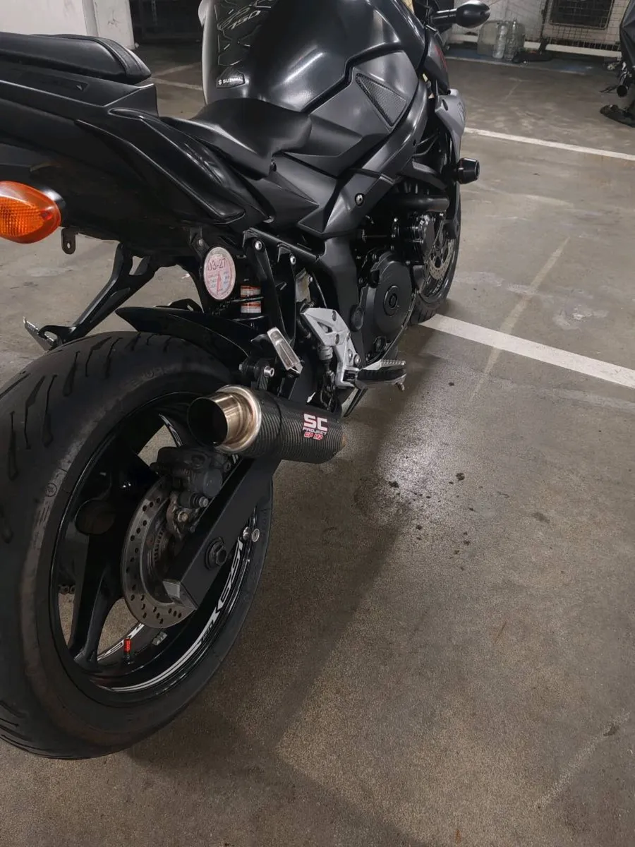 Suzuki gsr750 - Image 2