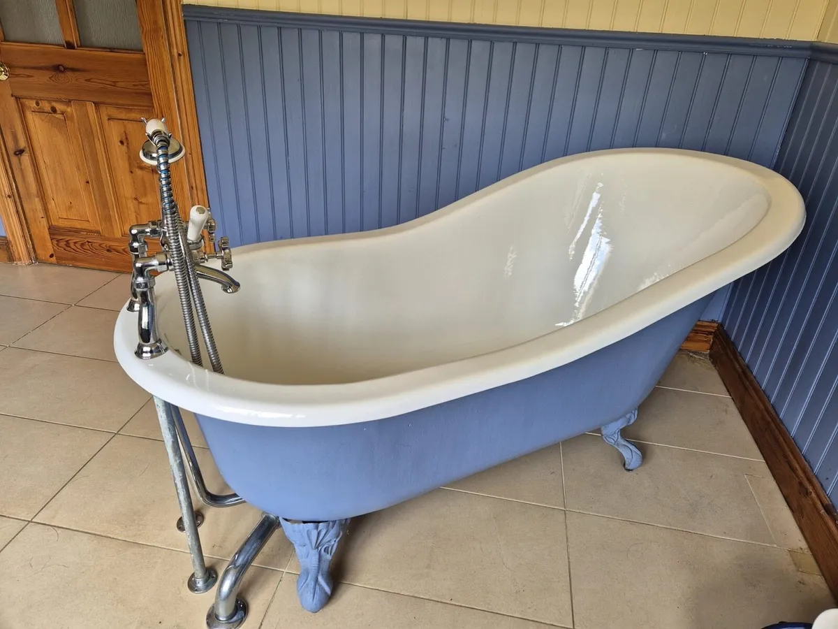 Recor Cast Iron Bathtub - Image 2