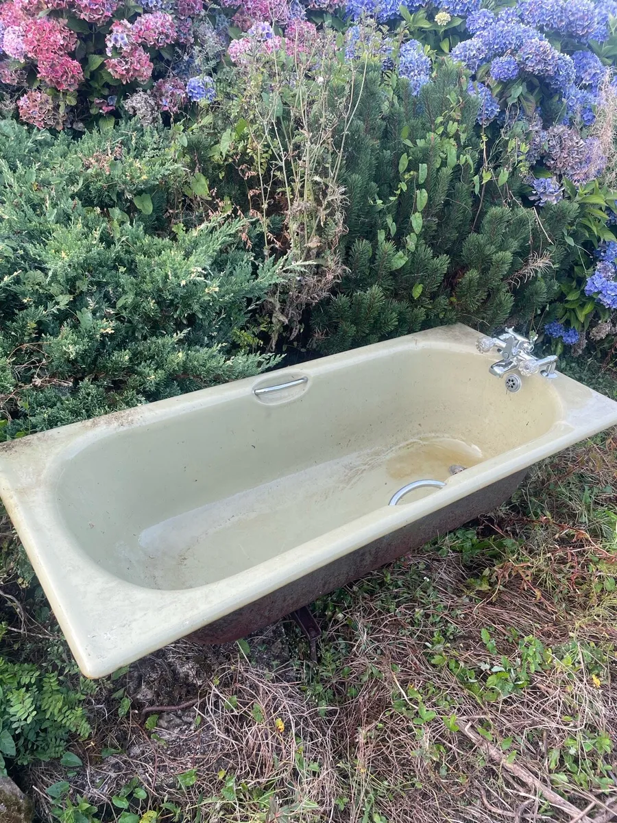 Green Bathroom Suite - Image 2