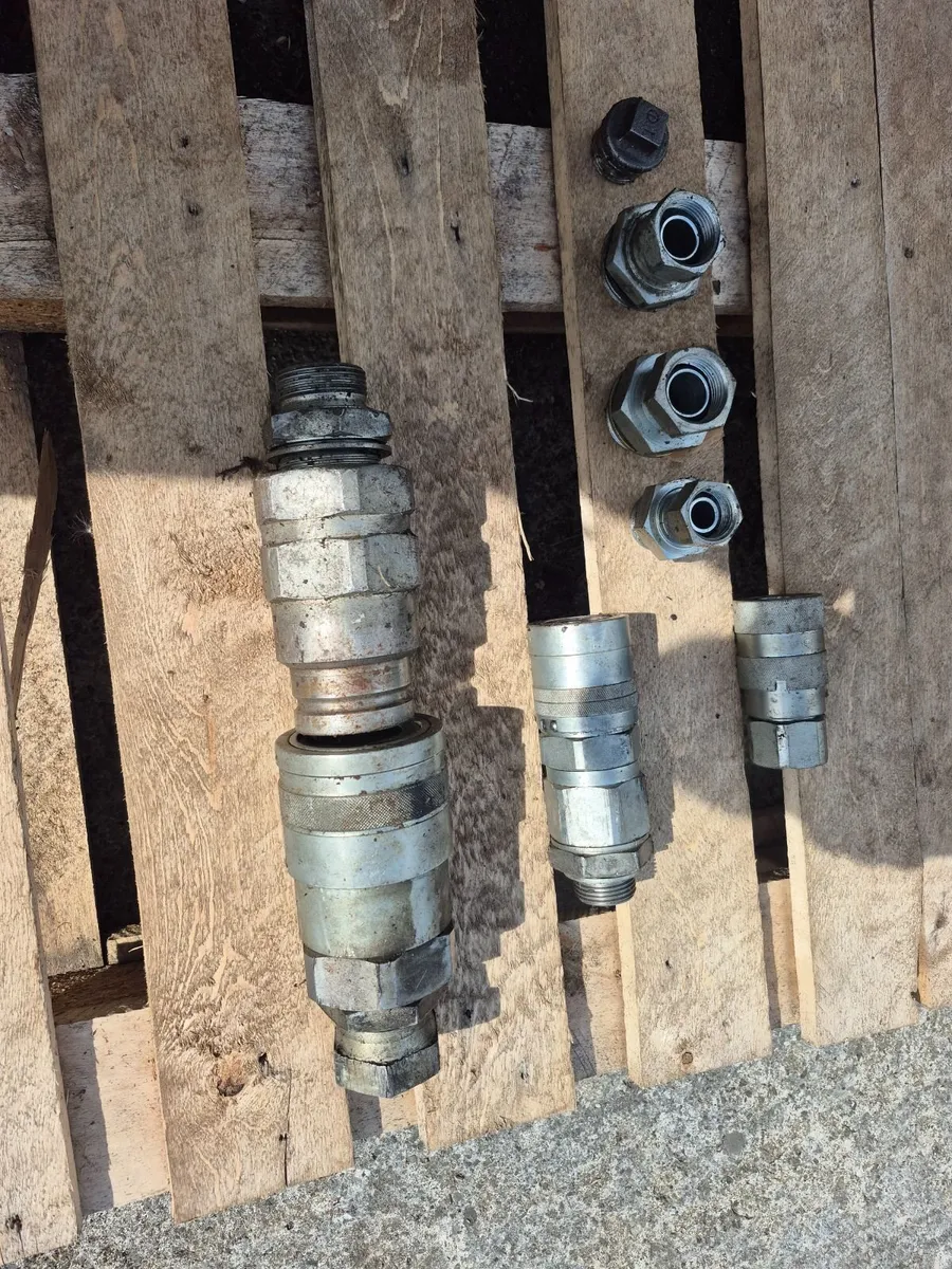 Hydraulic qrelease/Grass tyres/Excav/ 16" posts - Image 2