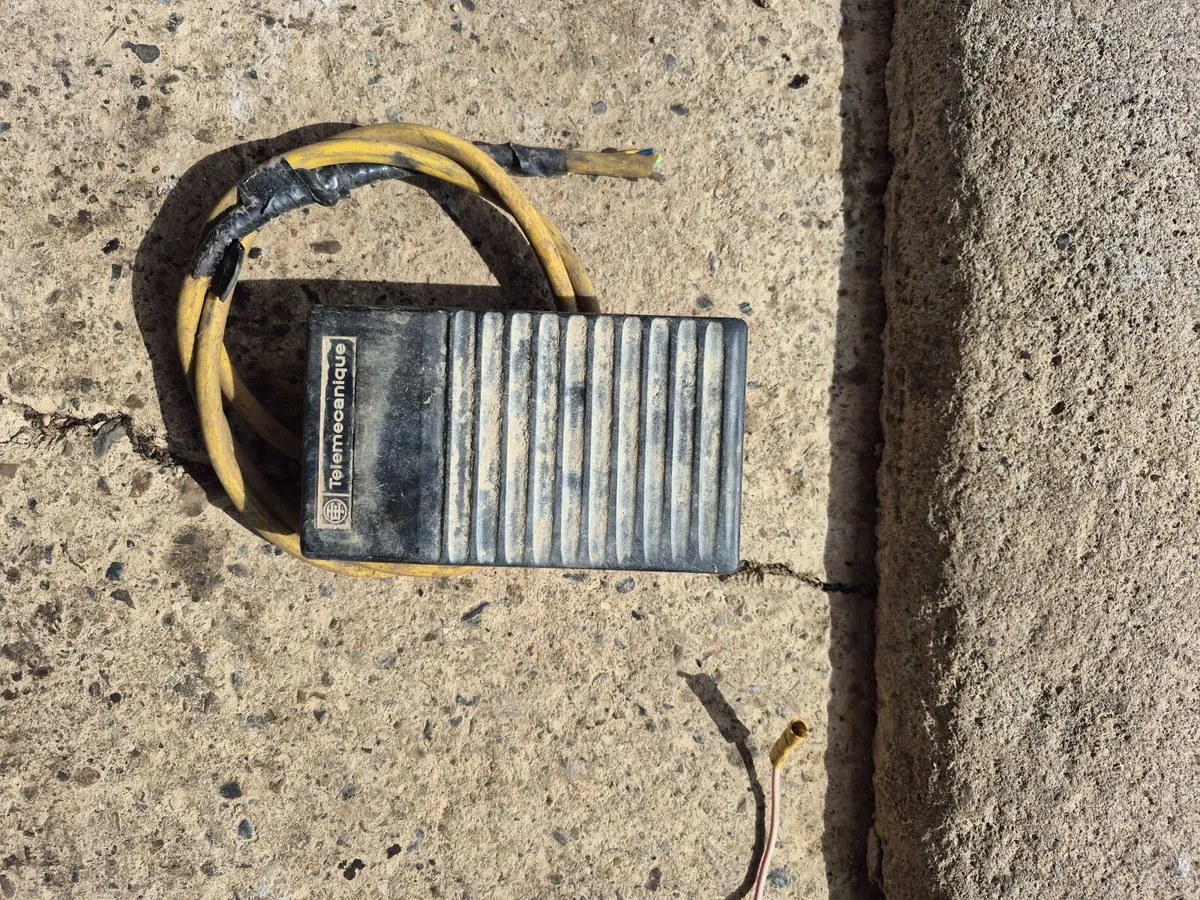 Hydraulic qrelease/Grass tyres/Excav/ 16" posts - Image 4