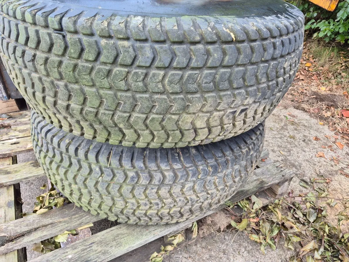 Hydraulic qrelease/Grass tyres/Excav/ 16" posts - Image 3
