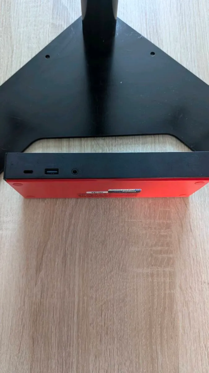Home office 22 inch screens & Lenovo docking stati - Image 4