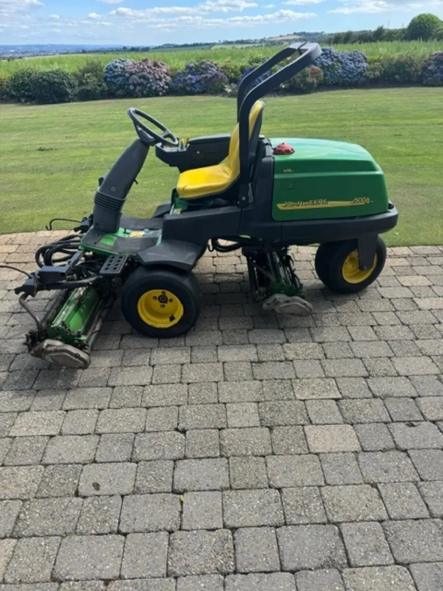John Deere 2500A Triplex Lawn Mower - Image 2
