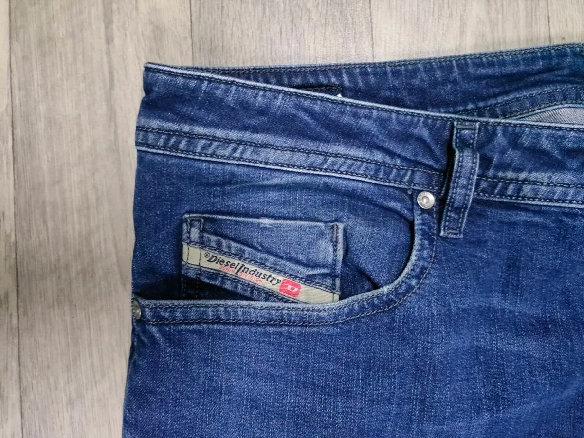 Diesel Buster Regular Slim Tapered Jeans W36 L32 - Image 4