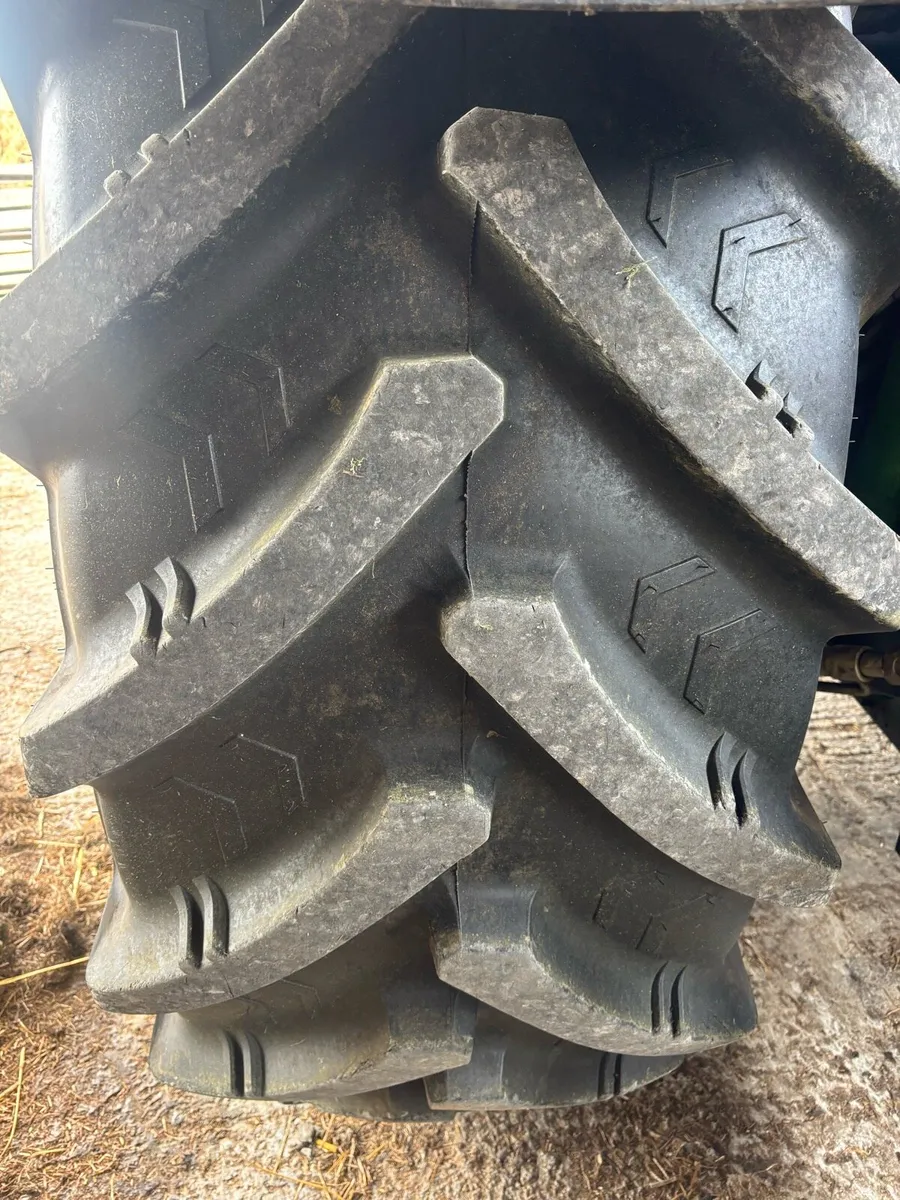 John Deere rims/tyres - Image 4