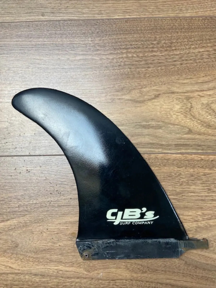 Surfboard fin + Fin bolt Free Post - Image 1