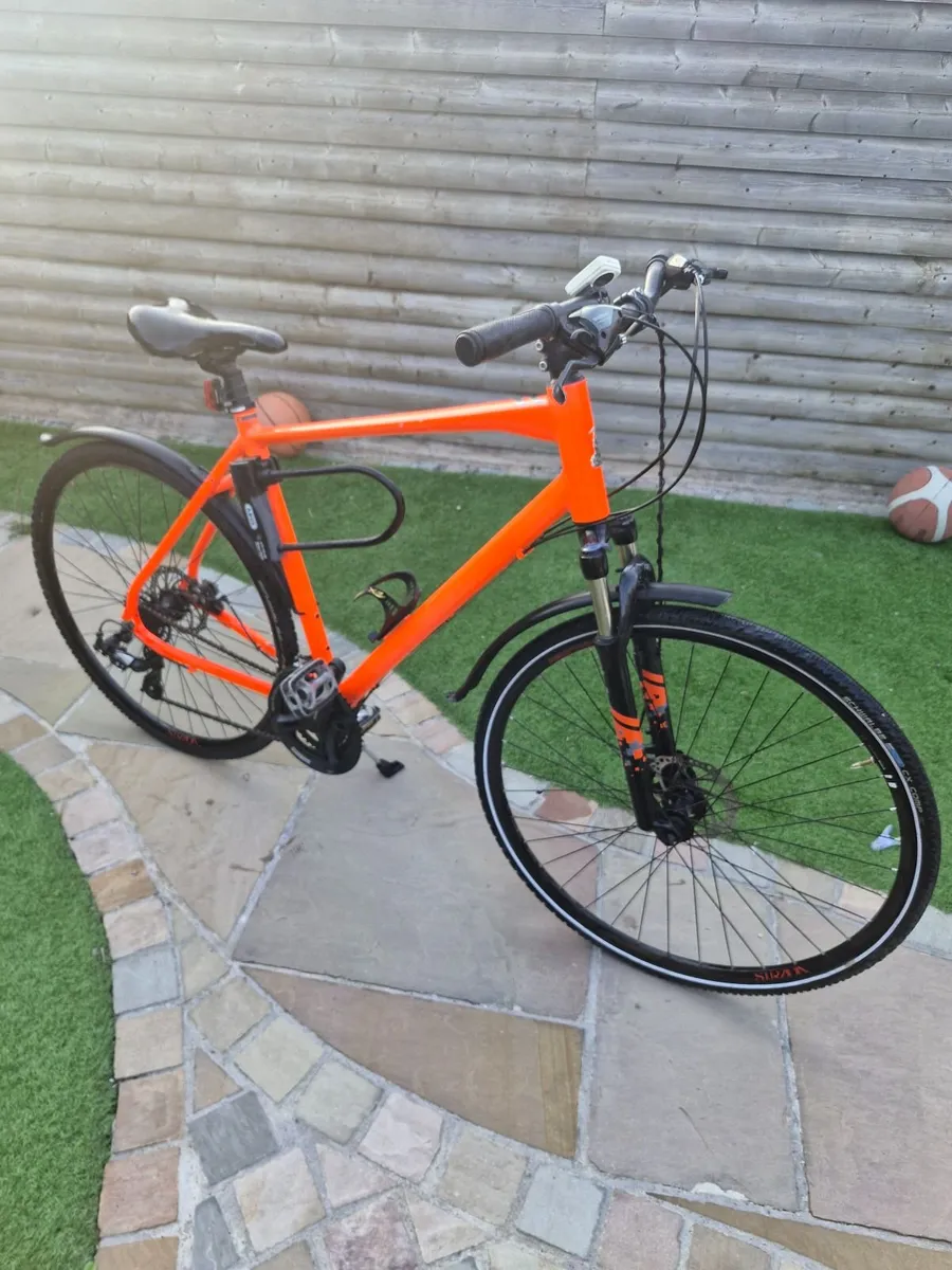 Hybrid bike - Image 1